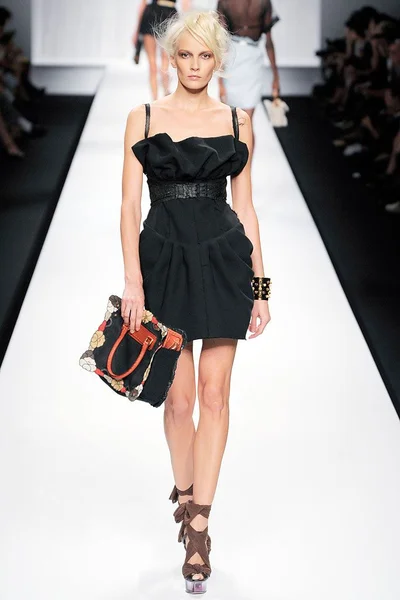 Look 24